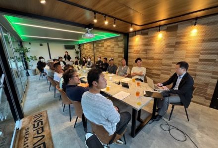 協力会社様たちとの合同会議を行いました。