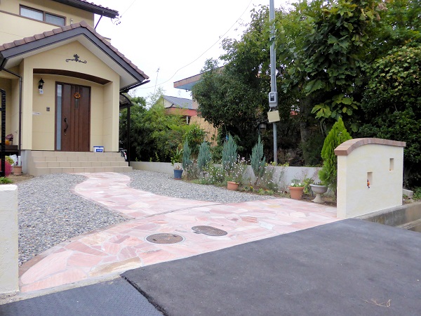 ディズニー＆木調樹脂フェンス＆薪小屋！