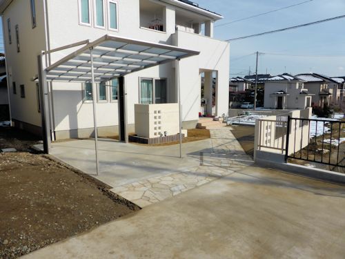 直線を基調としたスタイリッシュなエクステリア。