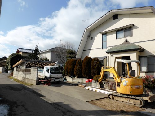 土間コンクリートの解体。