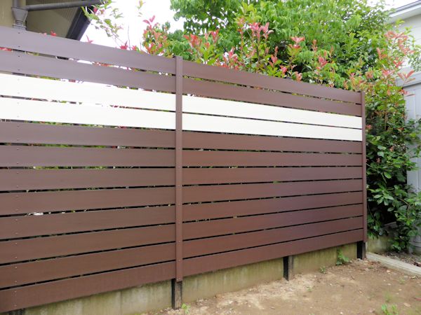 エクステリアリフォーム事例と樹脂製フェンス。