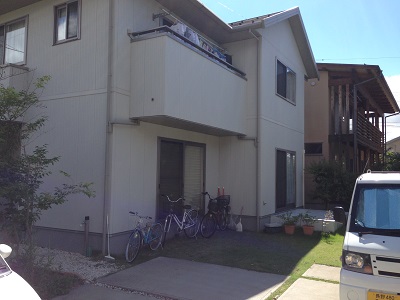 既存のタイルテラスを利用したガーデンルーム。