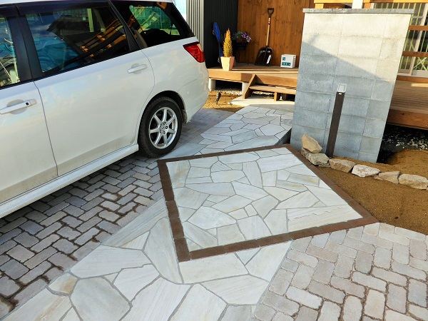 土間コンクリートを使わないエクステリア。