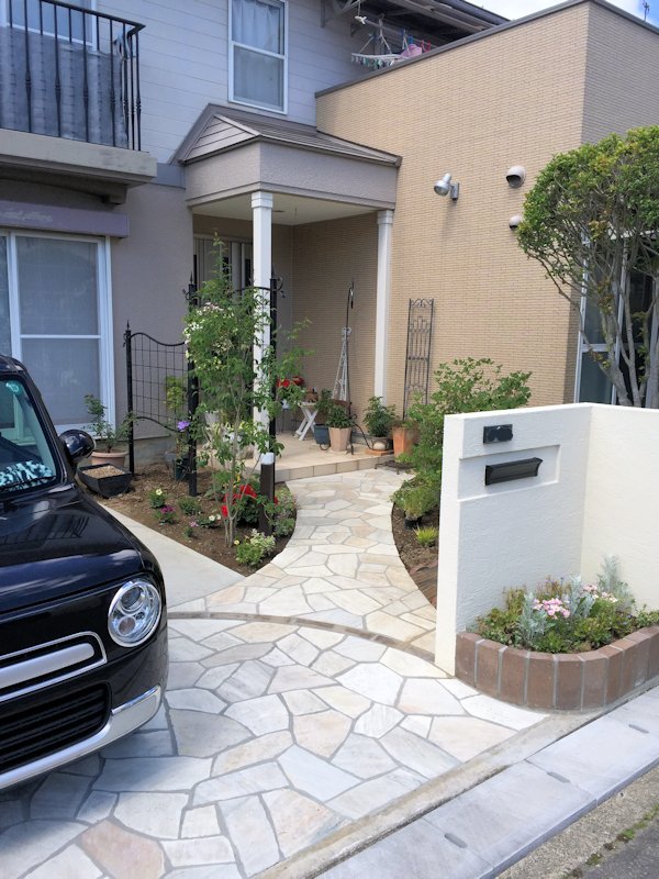 白を基調とした明るいエクステリアにリニューアル。