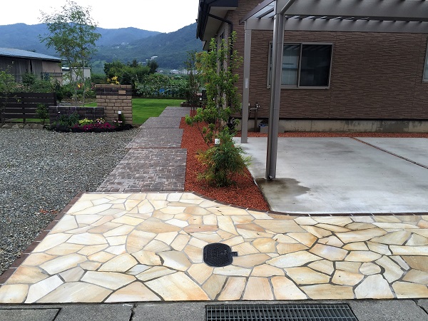 優しい雰囲気のトータルエクステリアが完成しました。