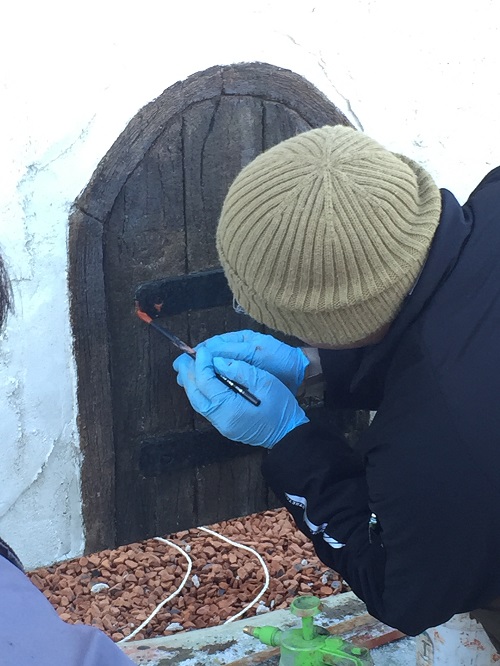 曲線とモルタル造形。