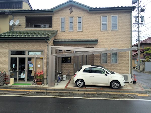 こんなカーポートもあるんです。