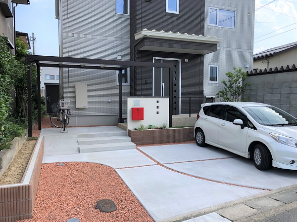 シンプルなファサード空間。