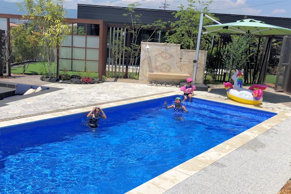 プライベートプールで過ごそう！！