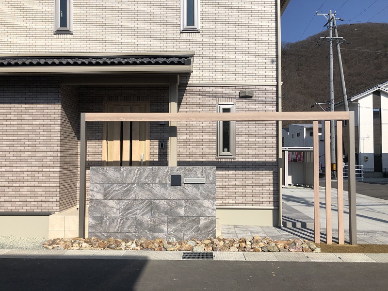 印象的なファサードが完成しました。