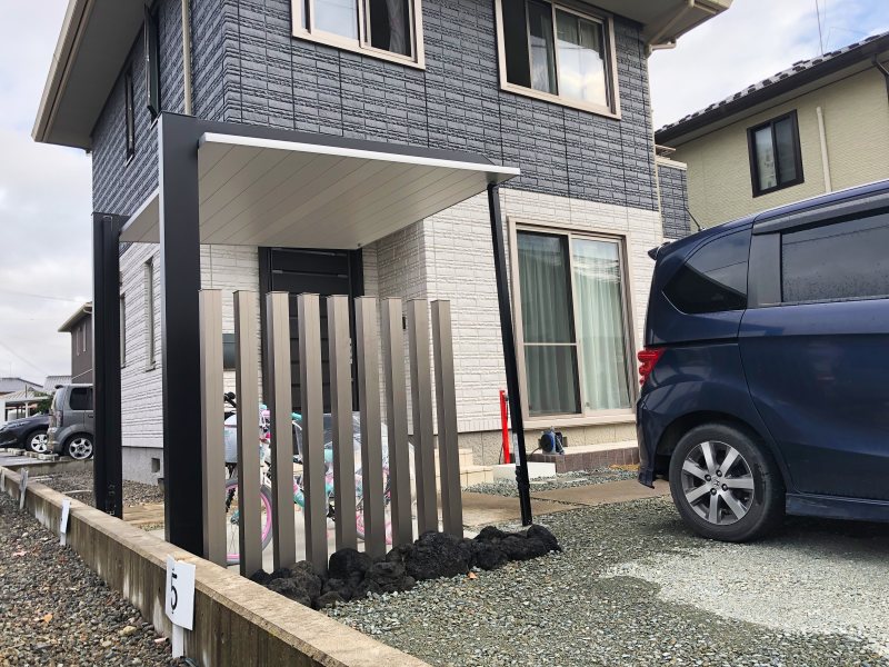 オリジナルデザインの樹脂フェンス。