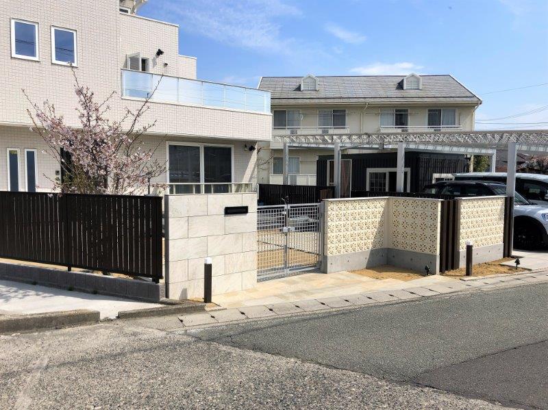 明るい印象のクローズド・エクステリア。