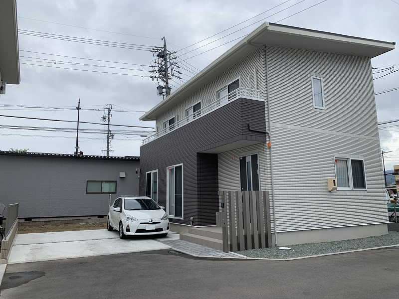 スマートなファサード空間。