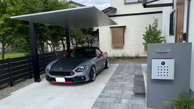 車が主役のエクステリアデザイン。