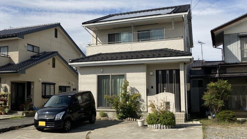 施工中物件のご紹介。カーテンを開けられるリビングへ。