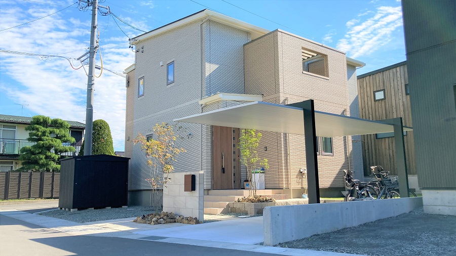 奥行延長カーポートで駐輪スペースを確保