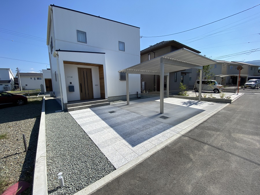 シンプルで都会的なファサード空間