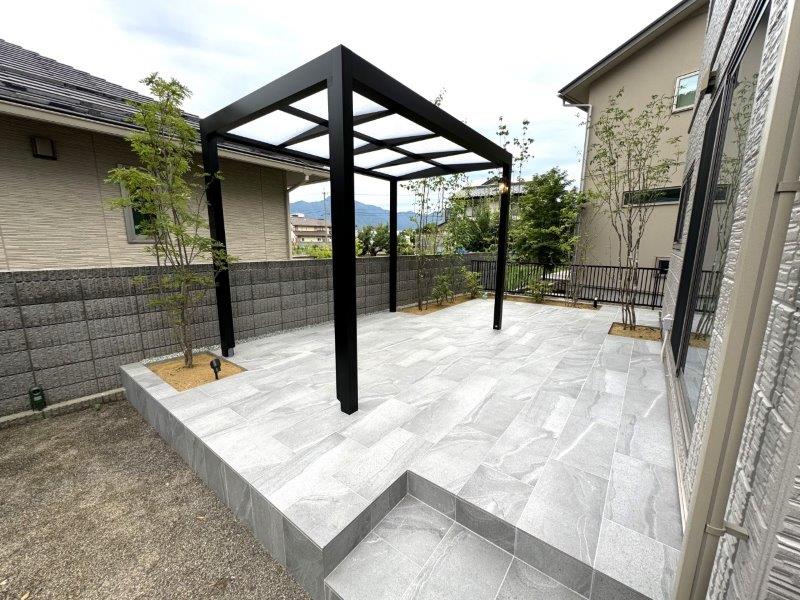 段差を解消し、過ごしやすいお庭へ。