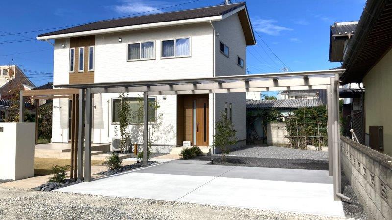 空間デザインパーツとカーポート