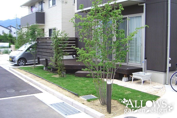 大人な癒しの空間、ウッドデッキとライティング