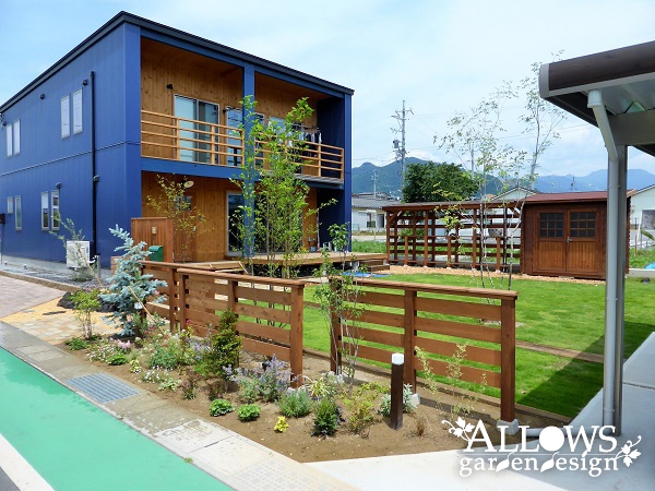 広い敷地のナチュラルスタイル・ガーデン