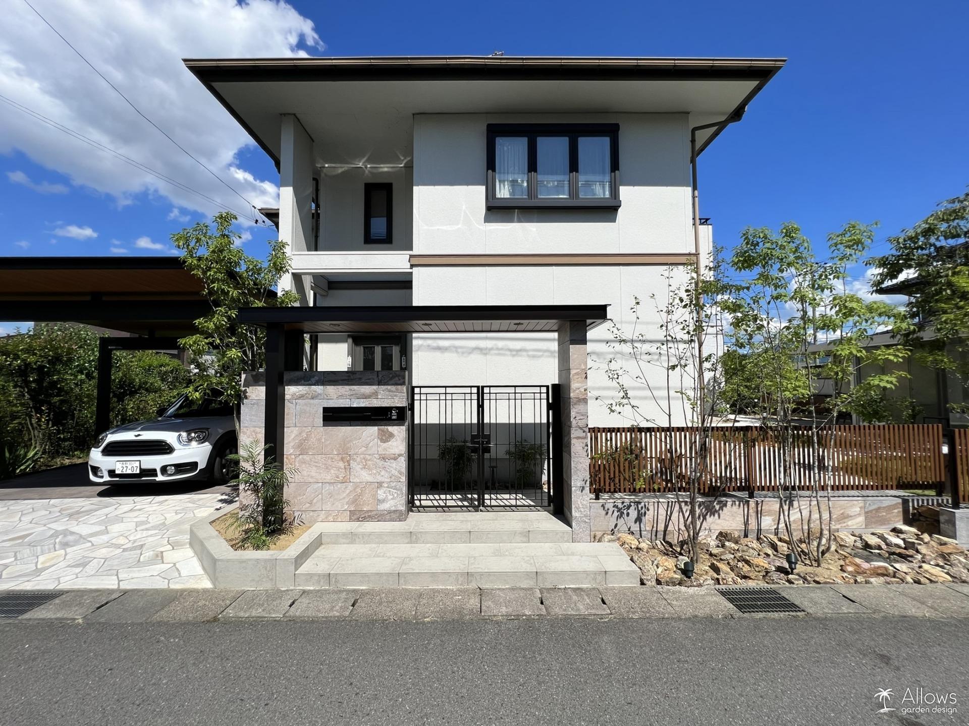 エクスティアラアーチ　アプローチ・門袖タイル張り　