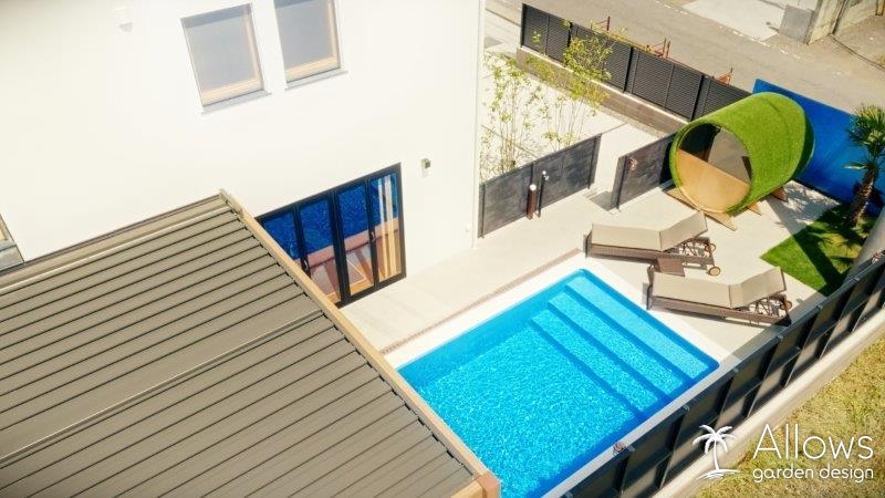 プール付きリゾートヴィラのガーデン