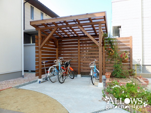 木製自転車置場