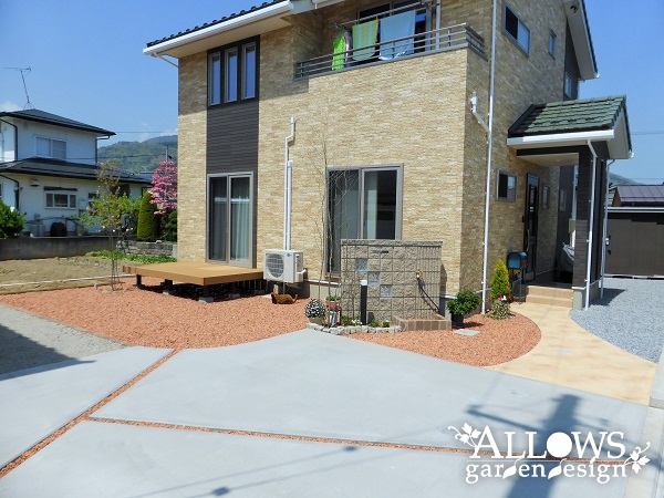 住宅との調和を意識したローメンテナンスガーデン