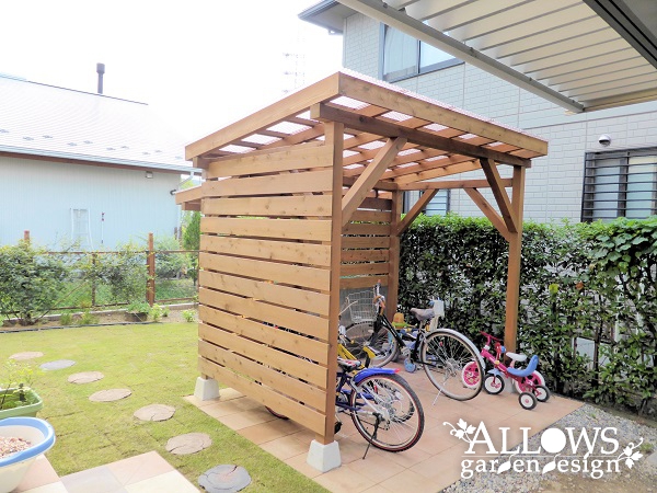 ナチュラルガーデン!木製サイクルポート
