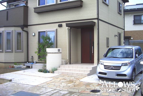 シンプルな色で統一した、上品なエクステリア