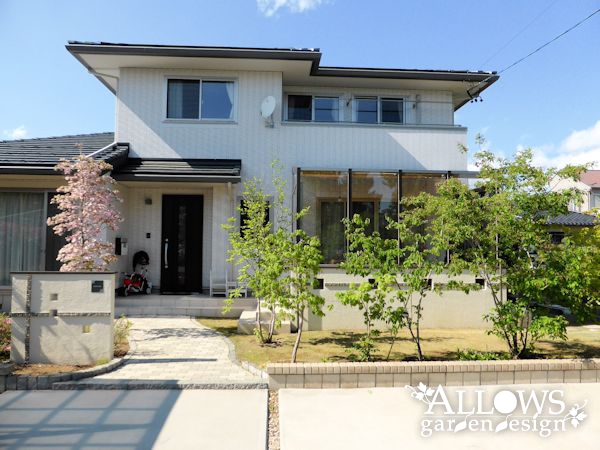 スタイリッシュな住宅にココマガーデンルーム