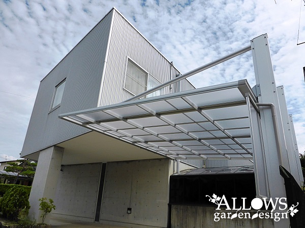 新感覚!片側支持でワイドタイプのカーポート