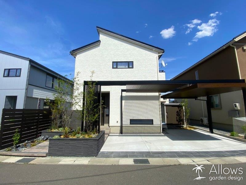 ファサードデザインの主役になるカーポート