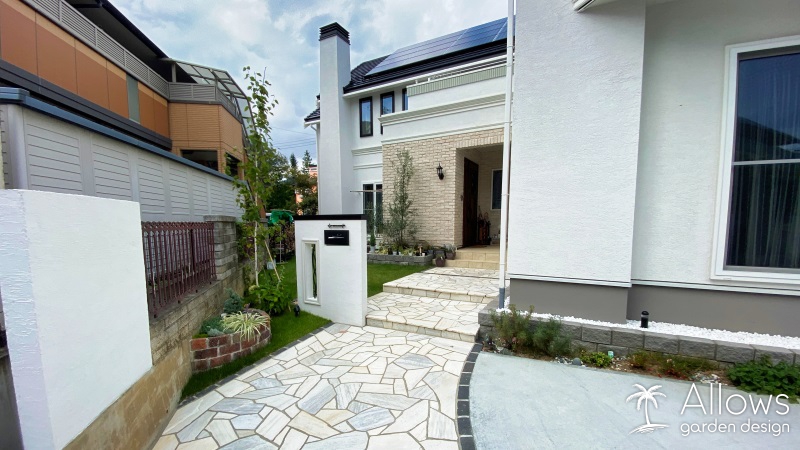 エレガントな空間を引き立たせるエクステリア