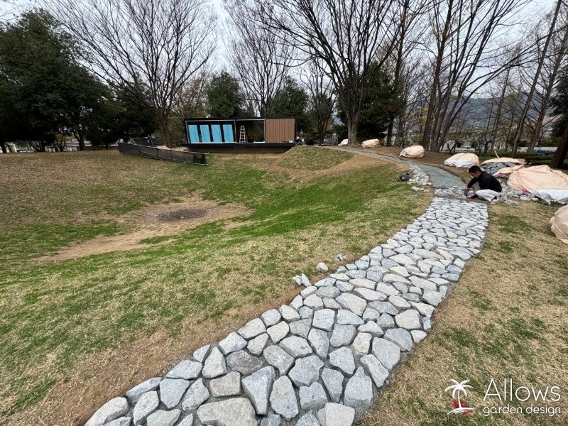 インスパーク若里公園④ 建物~園路