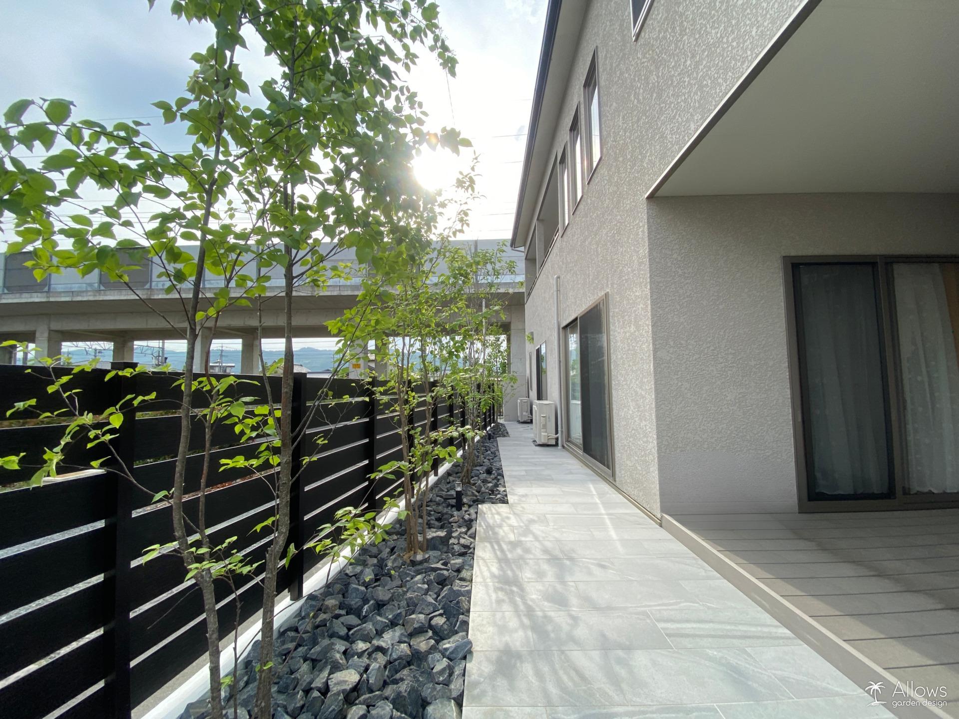 タイルテラス&樹脂フェンス プラドoneオークブラック