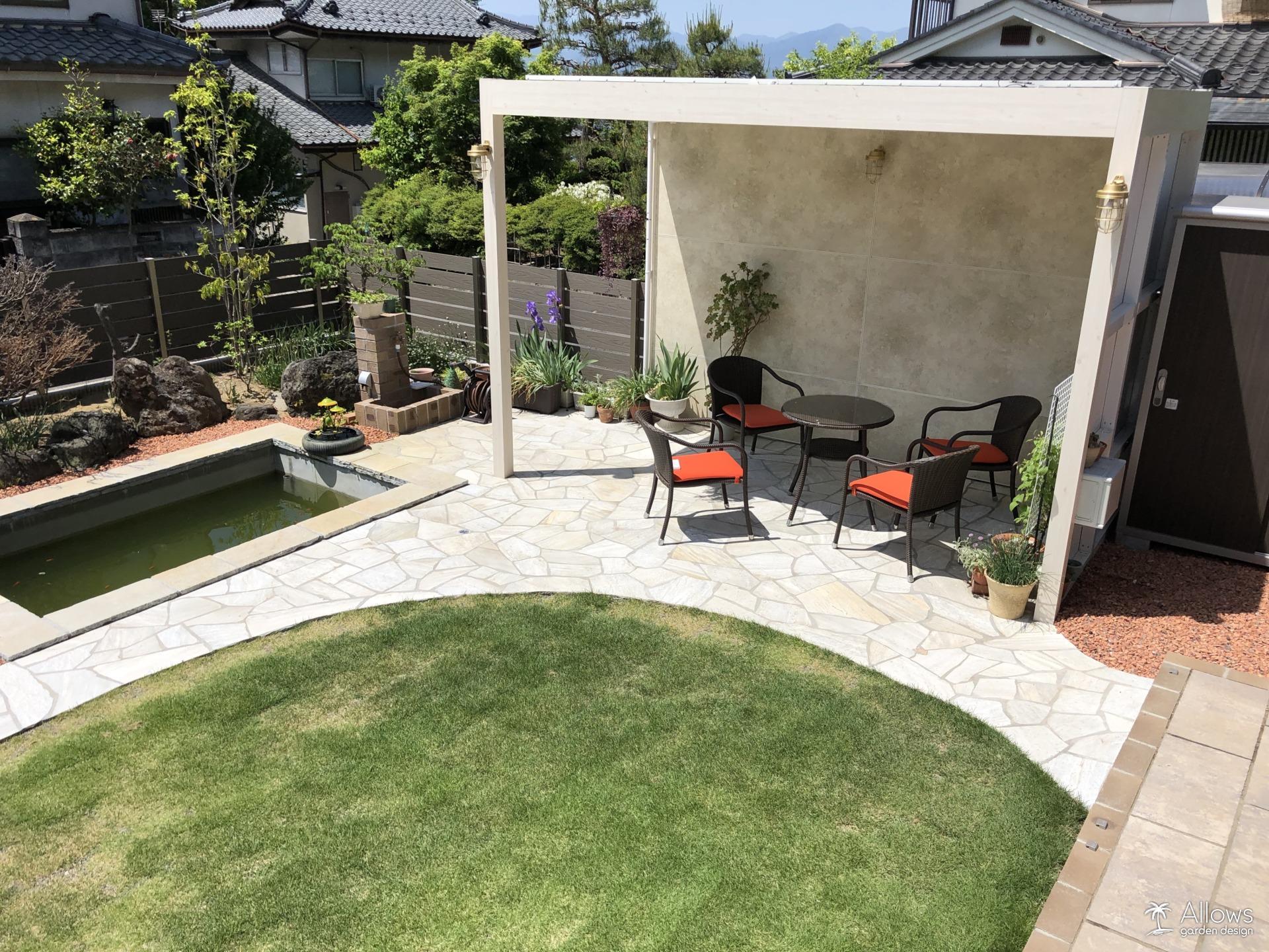 天然石乱張り✕スカイルーフ