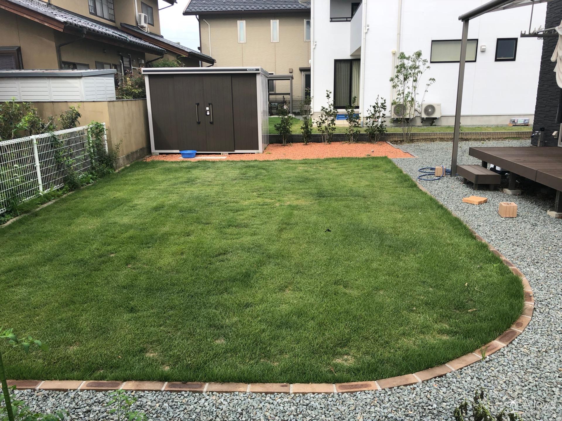 天然芝レンガ囲い