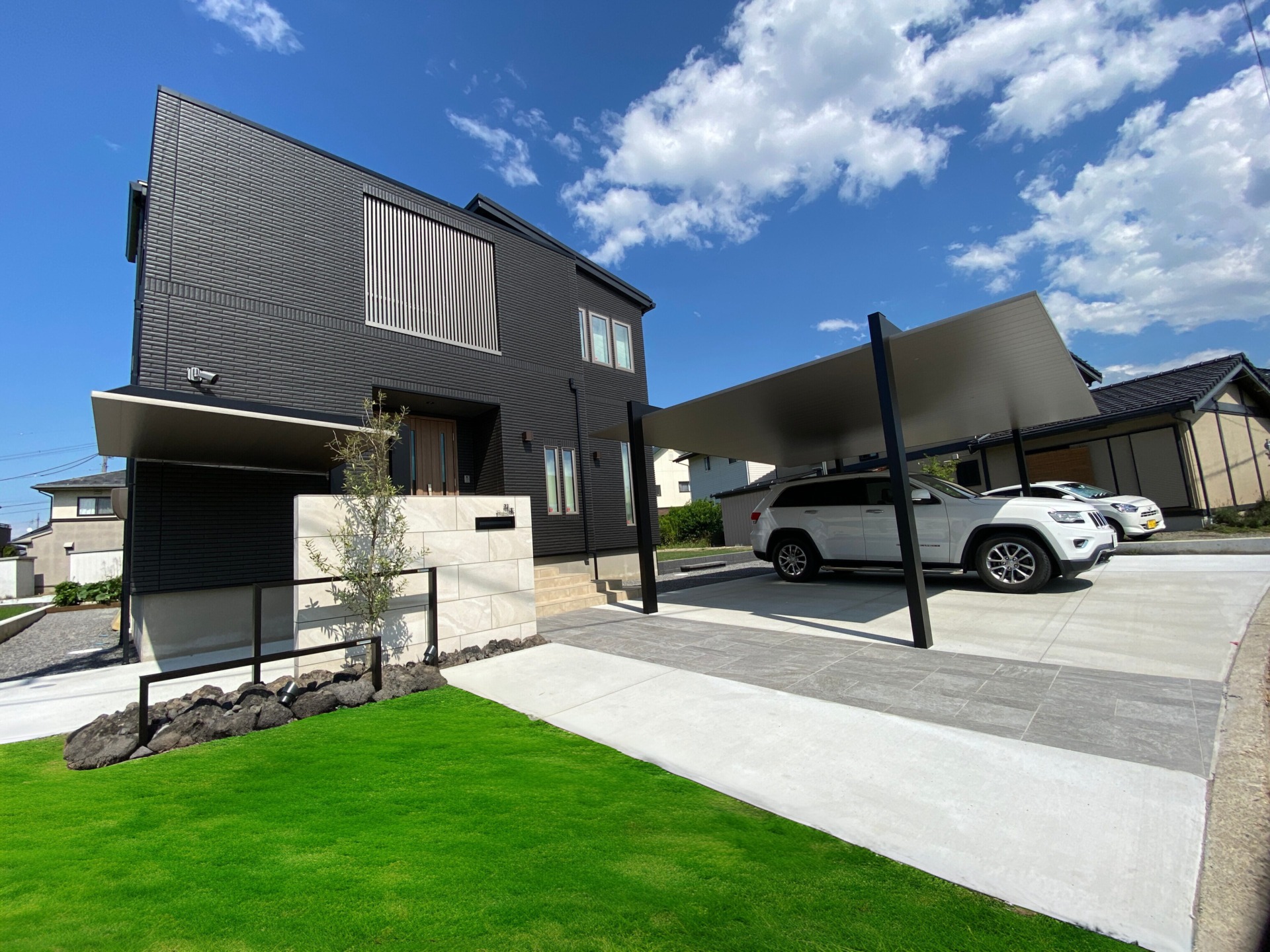 アプローチ・駐車スペース