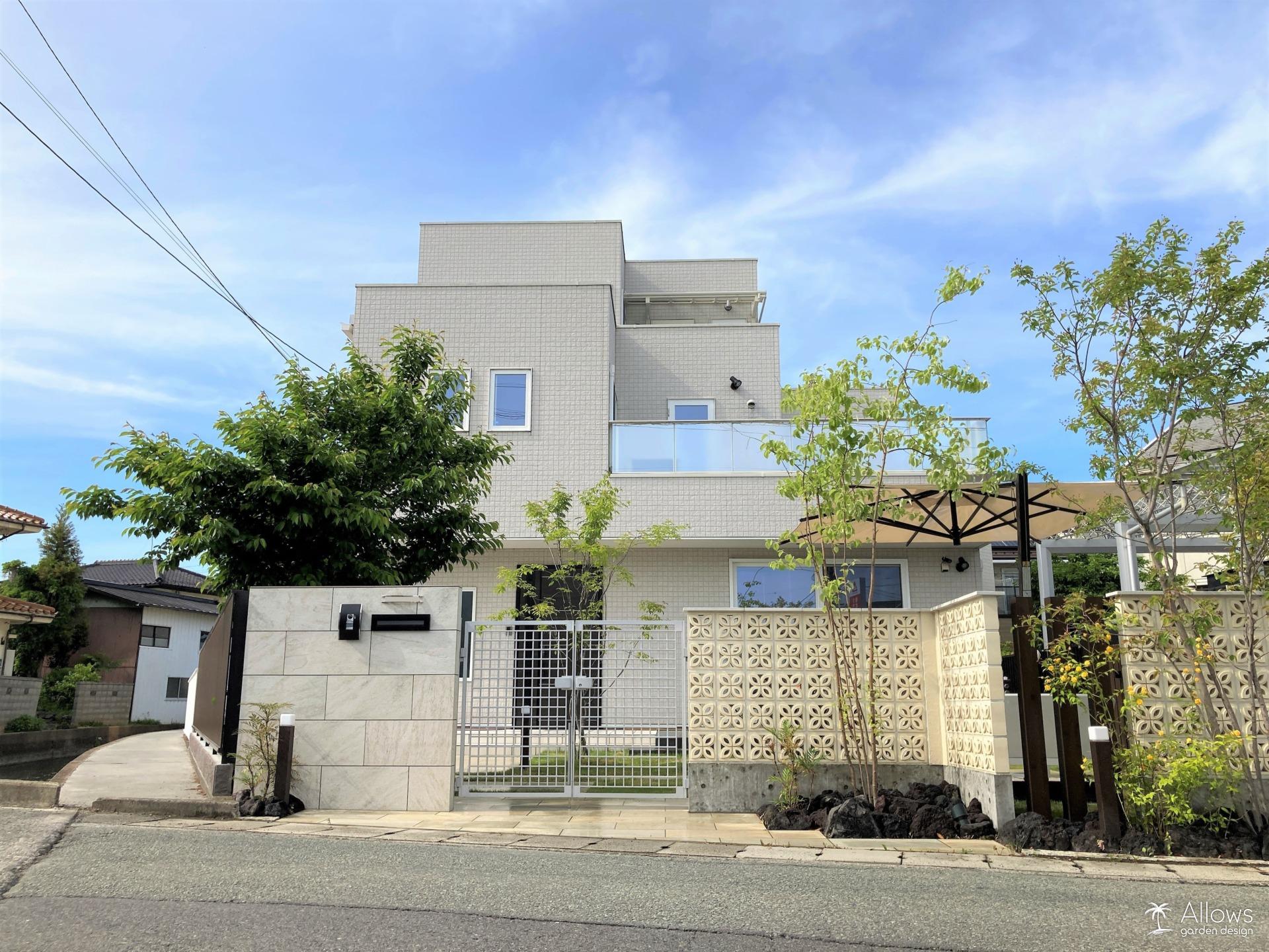 スクリーンブロック(ハナブロック風)×鋳物門扉