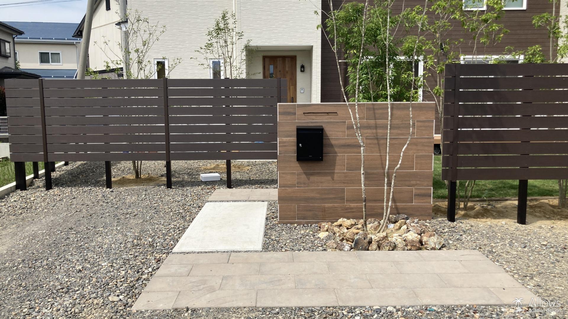 タイル門袖(プリメーロ)×フェンス(モクプラボードモダン)