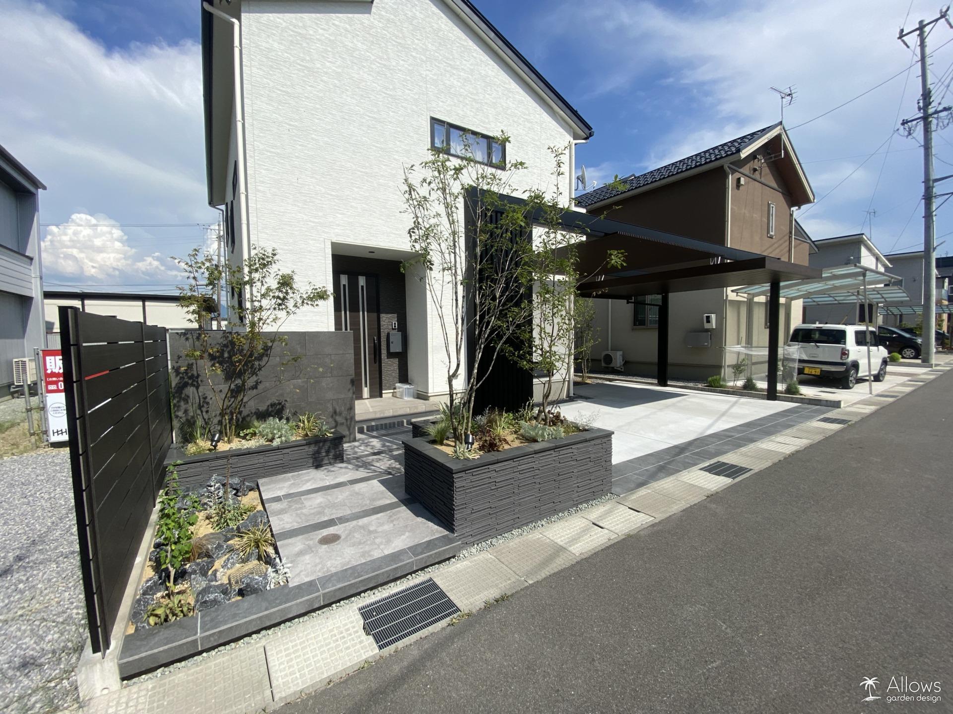 アプローチタイル(グラヴィナ)×タイル門袖(アバンティ)