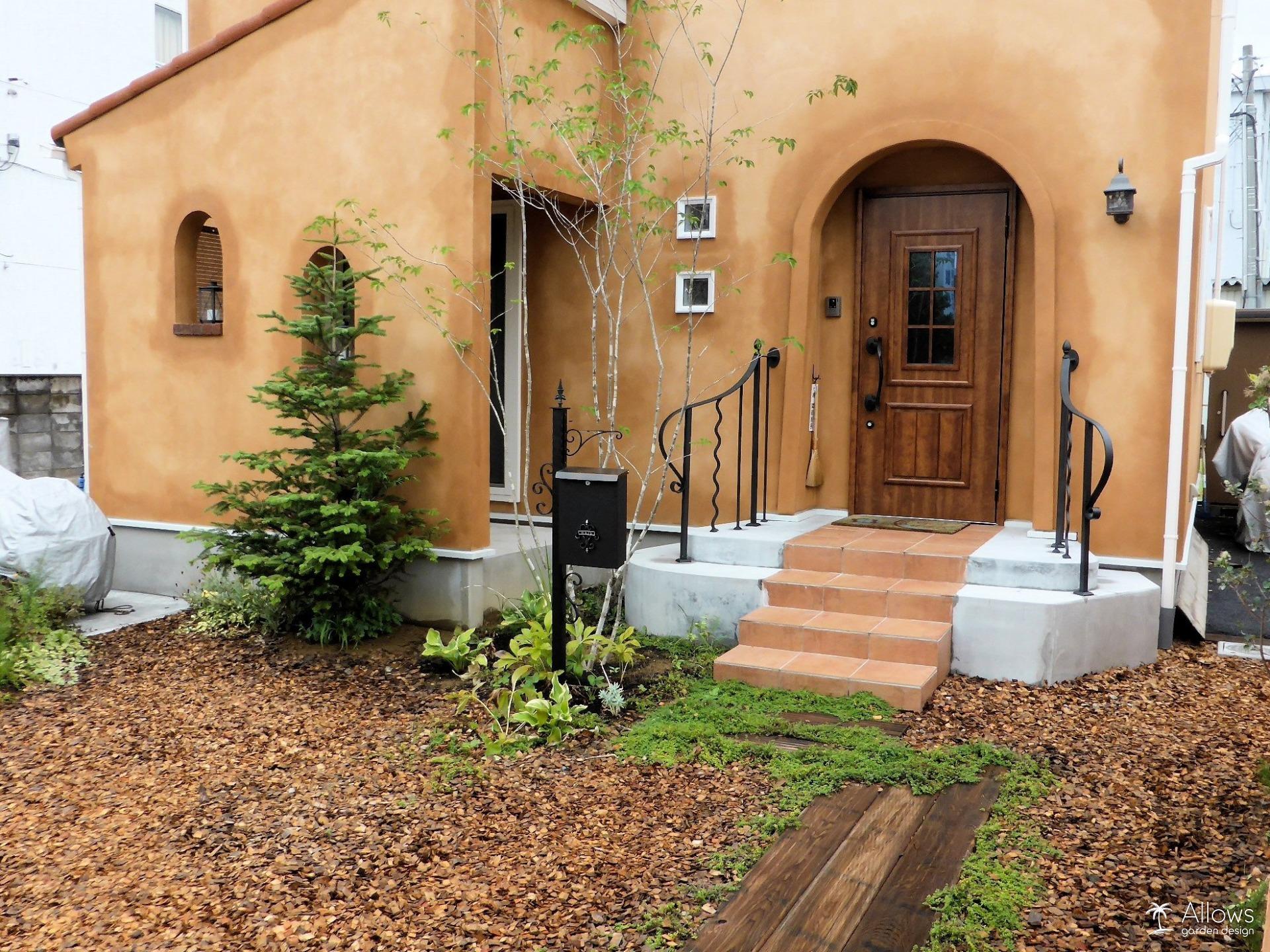 枕木とウッドチップ