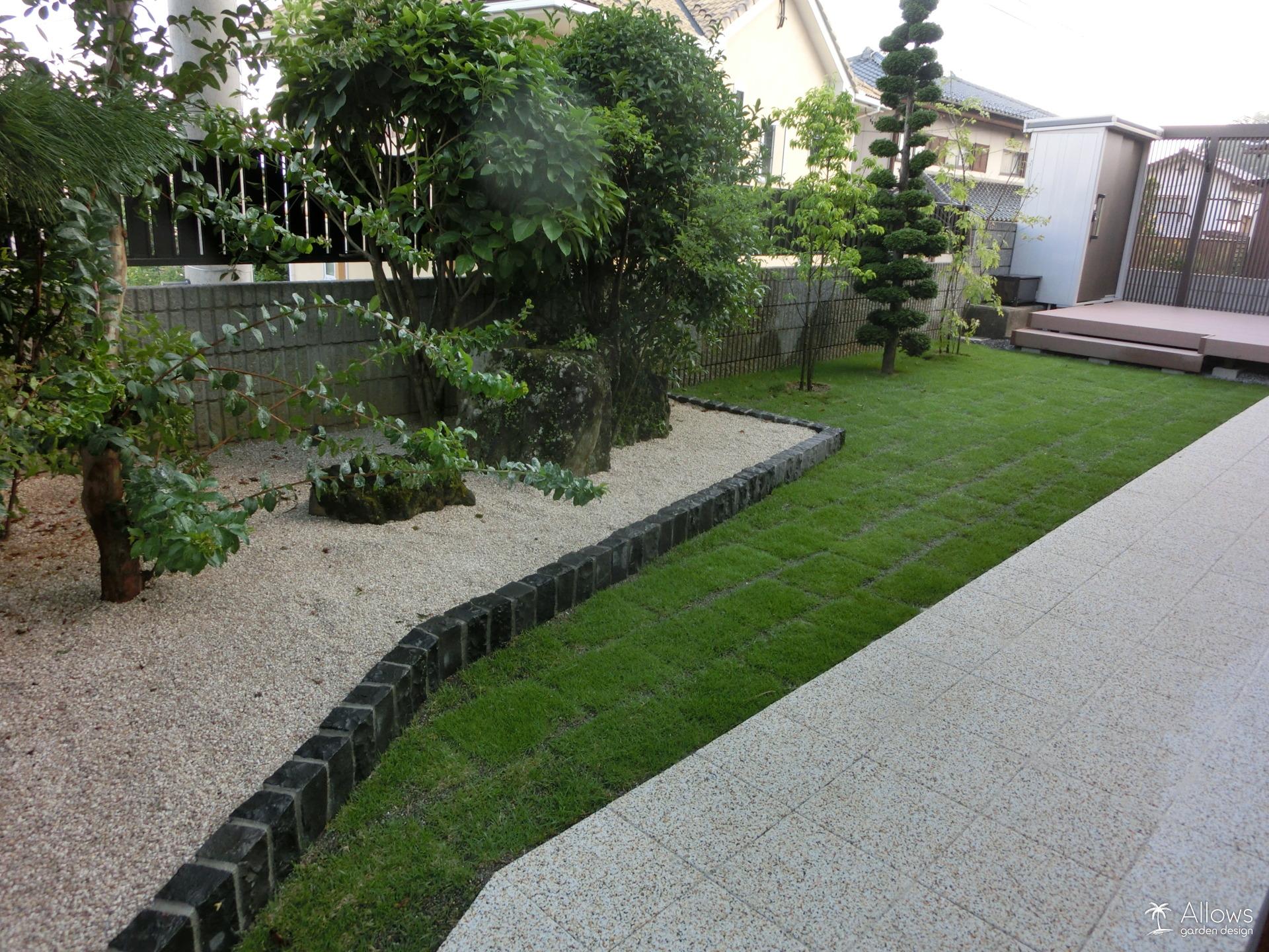 ピンコロ石花壇×天然芝