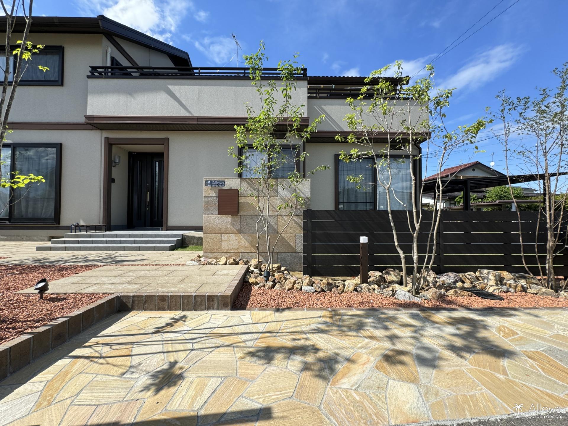 タイル門袖(フィオラクオーツ)×おがせ石