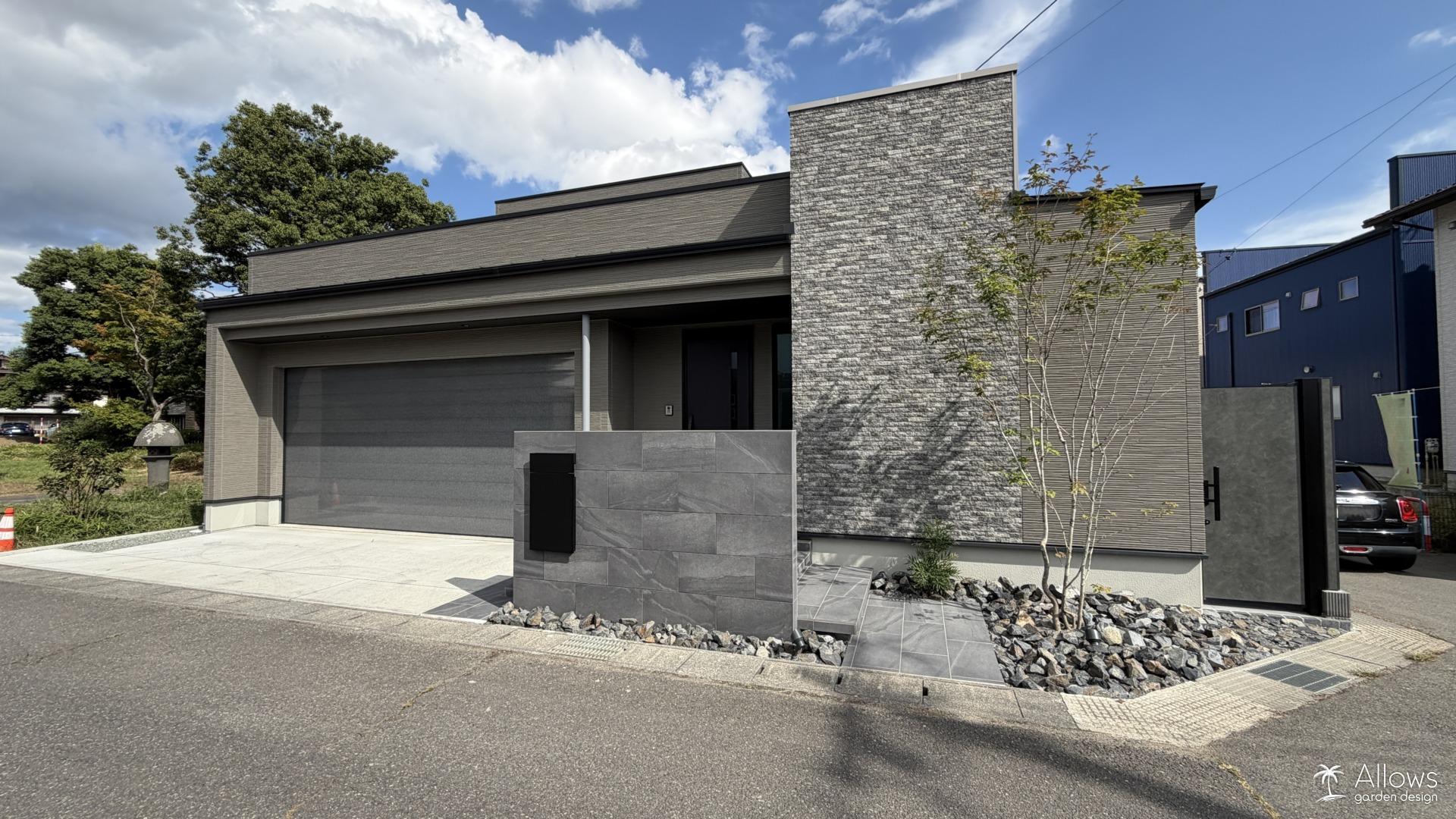 デザインもプライバシーも両立するクローズ外構