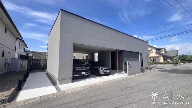 一日を通して楽しむ庭。昼の開放感、夜の灯り。