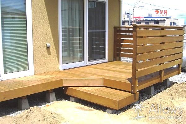 レッドシダー製ウッドデッキ