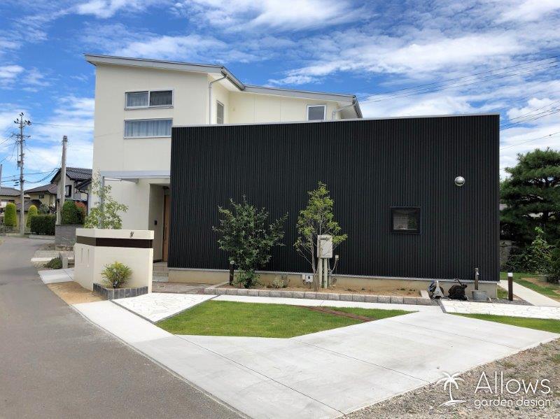 コンクリート×天然芝×枕木園路